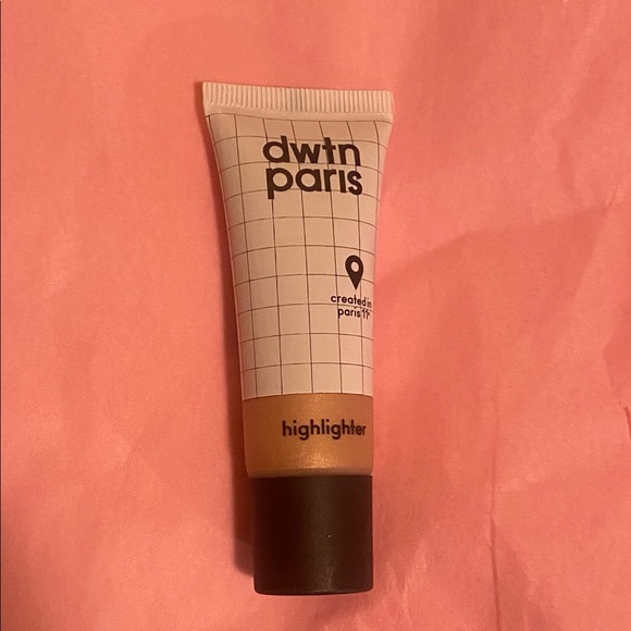 DWTN PARIS highlighter MSRP $22 - Picture 1 of 3